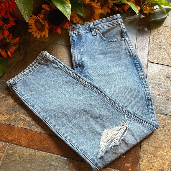 Wrangler Wild West 603 Destructed Straight-leg Jeans (30W x 28L) - Picture 3 of 15